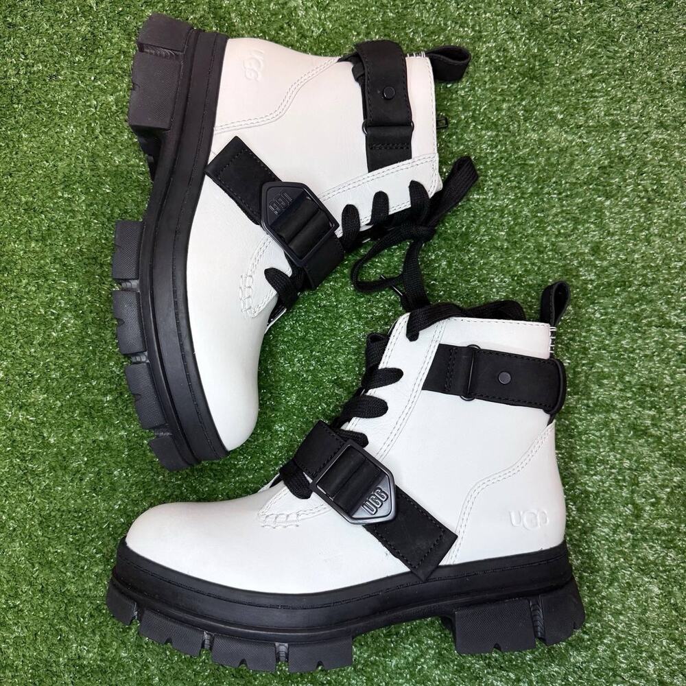 Ugg Ashton Lace Up White Leather Waterproof Boot Size 7